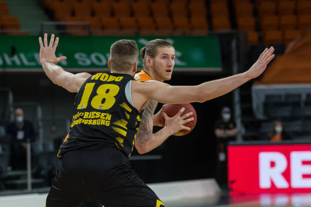 不乏天赋异 不乏天赋异