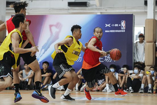 吉鲁日前在 吉鲁日前在